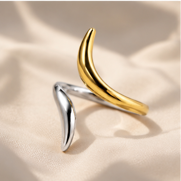 Modern Dual Tone Curved Ring – Gold & Silver Minimal Sculptural Design
