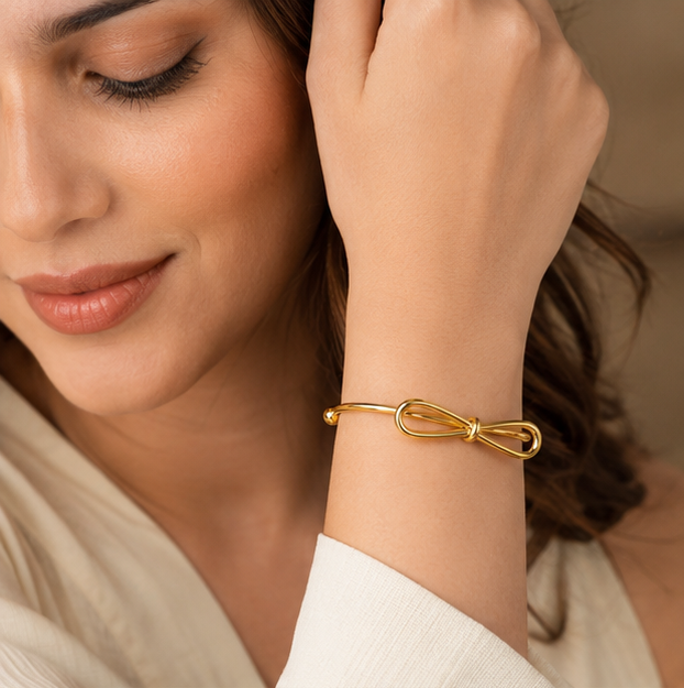 Elegant Gold Bow Knot Bracelet