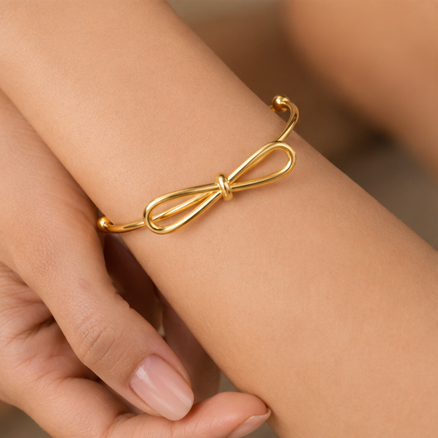 Elegant Gold Bow Knot Bracelet